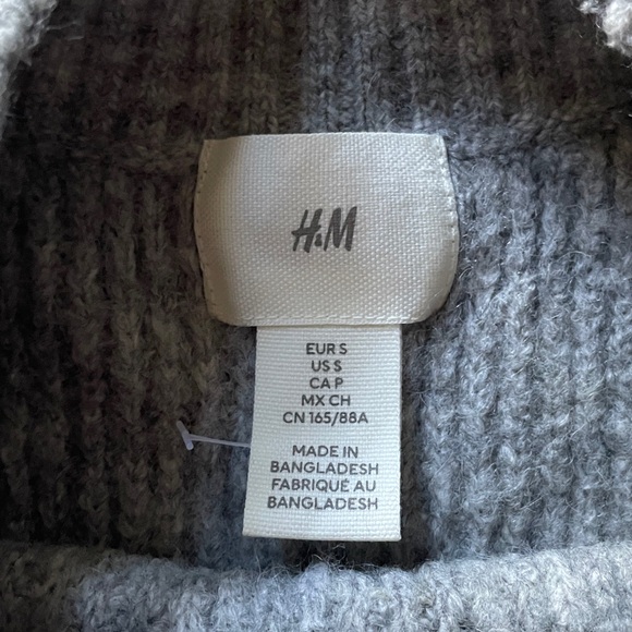 H&M Ribbed Crew Neck Sweater - Picture 2 of 4